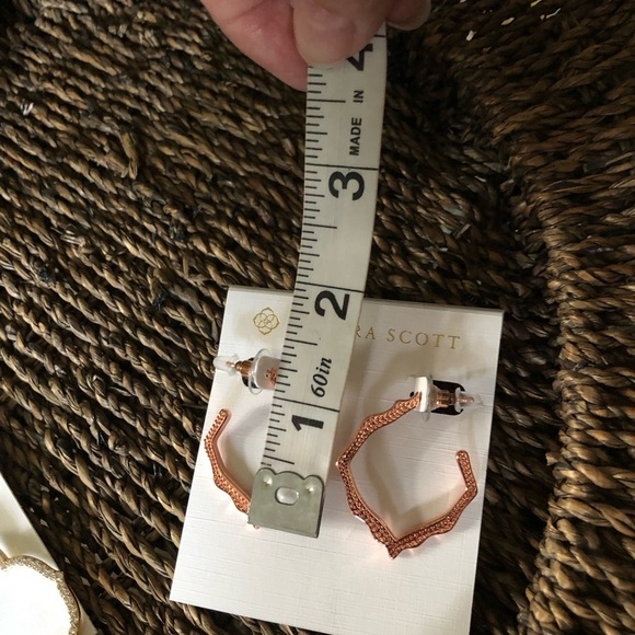 Kendra Scott Pierced Earring Miku Hoops Rose Color - Picture 2 of 6